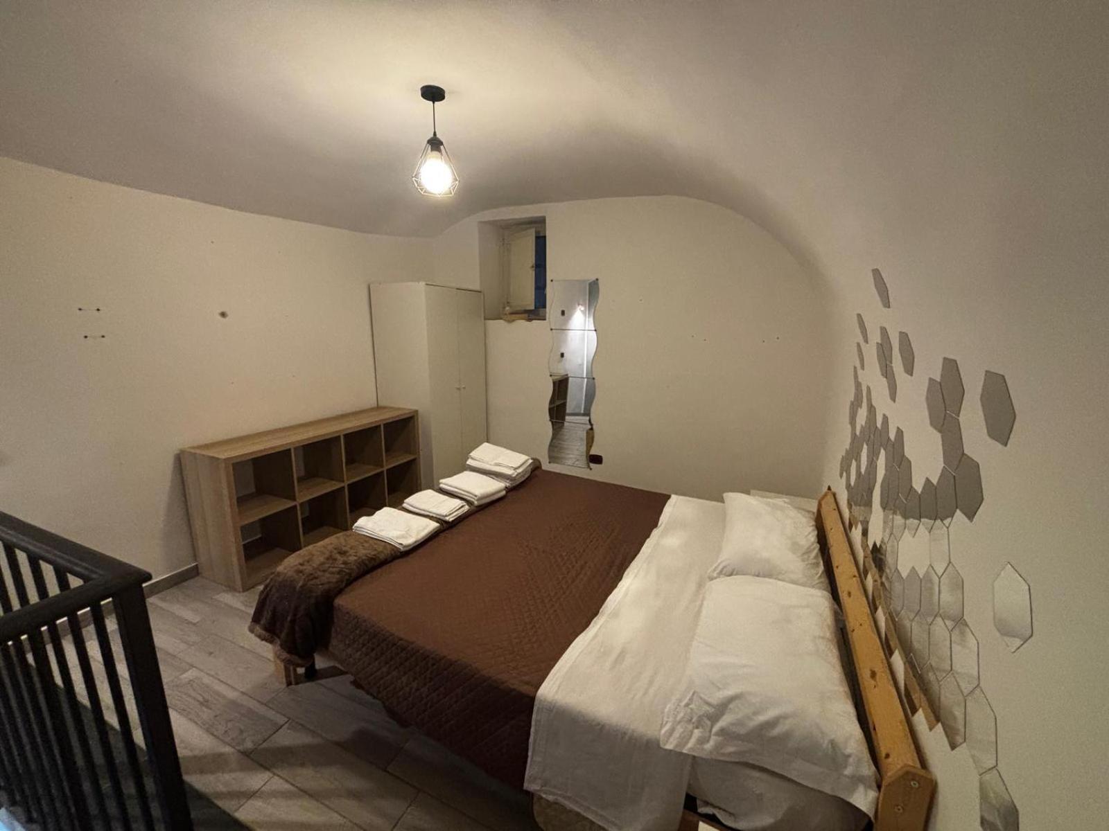 Niki Home Naples Bilik gambar